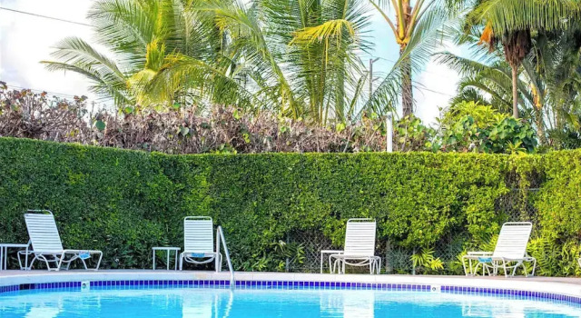 Plantation Hale Suites Hotel, Забронировать Отель Вайлуа Кауаи, рядом с Coconut Marketplace