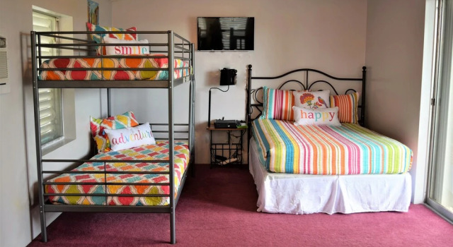 Paradise Cottage On Gulf Street - Three Bedroom Home