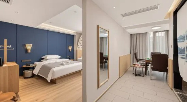 Люкс Comfort Muzhouke Inn and Suite (Hangzhou Jiande Xin'anjiang Branch)