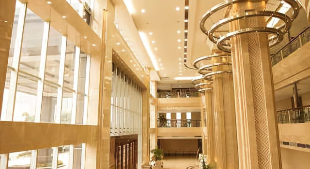 Jiaotong Kaitou Conference Center, Prenota Hotel Hotel a Chongqing con piscina, Piscina