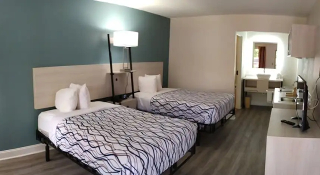 Magnolia Inn Extended Stay of Kingsland - New 2024 - Book a Kitchen Room - 12 Noon Check Out - Sleep In Late - Better Sleep - Ultra Sparkling - Pool open until until 4AM - Stay and Save Today - 24 Hour Front Desk - Premium Coffee Bar - Award Winning Inn, Reserva ahora Hotel Kingsland Georgia