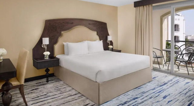 Двухместный люкс c 1 комнатой с балконом Crowne Plaza Riyadh Al Waha by IHG