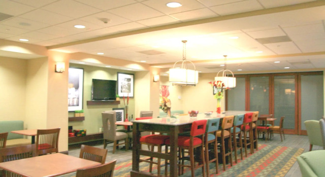 Кровать в общем номере Hampton Inn Yazoo City