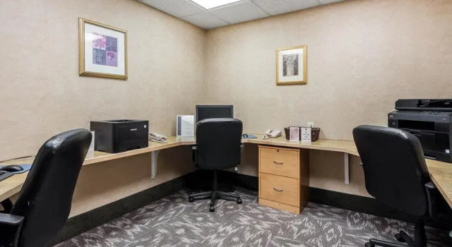 Шестиместный номер Standard Clarion Inn Grand Junction Airport