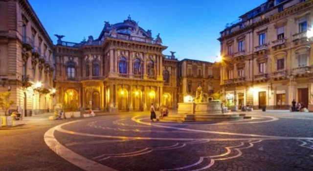 Dock78 - Miniloft in Catania Center, Забронировать Отель Катания Сицилия, рядом с Italia Metro Station