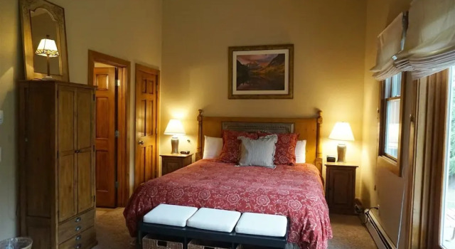 2 Bedroom Ski in, Ski out Luxury Residence Located on Fanny Hill in the Heart of Snowmass Village