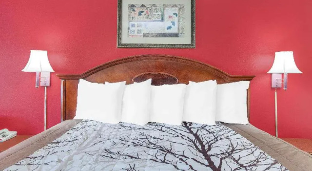 Номер Standard Days Inn by Wyndham Newton