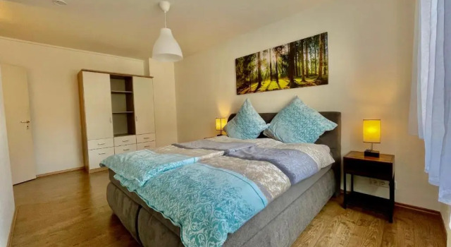 Апартаменты Moderne FeWo SKY Netflix Terrasse Burgblick Boxspringbett Waschtrockner