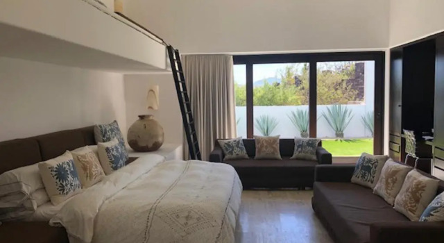 Вилла Casa Yvonne Modern Amenities Near Exclusive Golf Course Sleeps 16