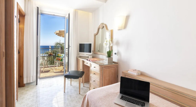 Одноместный номер Standard с балконом и с частичным видом на море Hotel Parco Smeraldo Terme