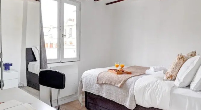Апартаменты с видом на внутренний двор Chic 1BR Steps from Montorgueil