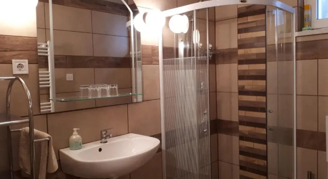 Mini Vendégház Budaörs, Book Mini-hotel Hoteller i Budaors med parkering, Parkering