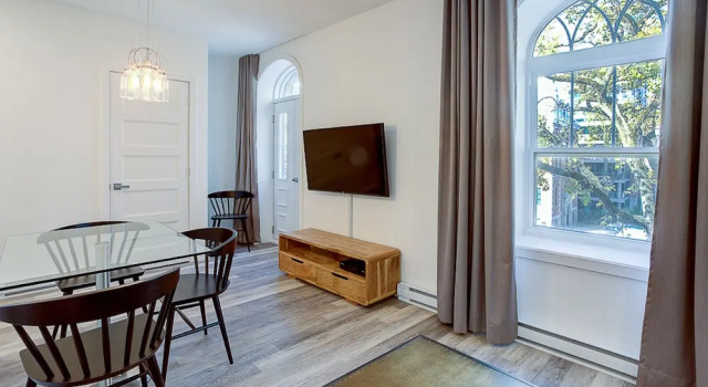 Апартаменты с балконом и с видом на город LAdresse sur Grande-Allée Lofts