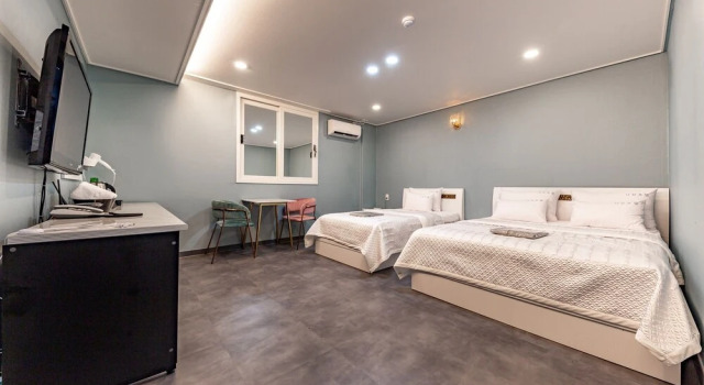 Mokpo Nine Self Check-in Hotel
