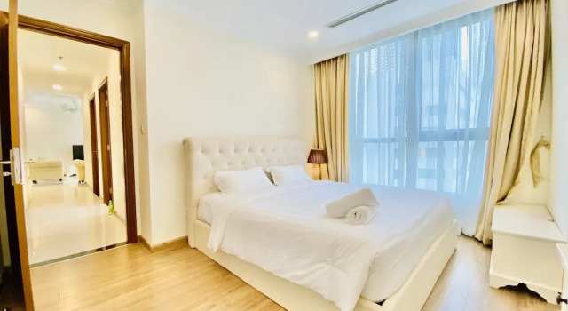 Апартаменты Deluxe с 3 комнатами с балконом Vinhomes Landmark 81 Apartments- Christine Home