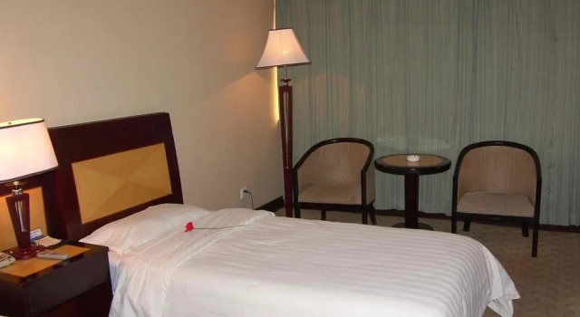 Zhengzhou Hualian Guangzhou Hotel, Rezervovat Hotel Čeng-čou Henan