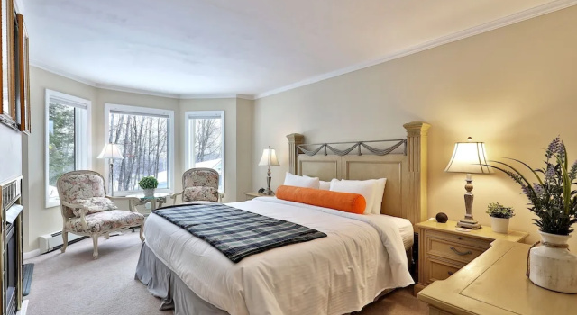Коттедж The Birch Ridge: European Room #8 - King Suite In Killington, Vermont. Hot Tub. 1 Bedroom Home