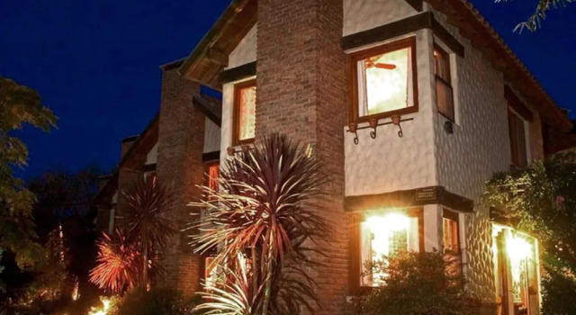Aquimequedo, Rezerwuj Hotel Hotele w Buenos Aires z basenem, Basen
