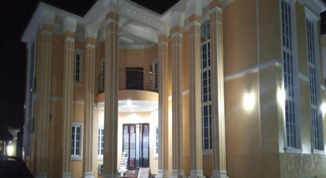 Royalton Hotel Enugu, Boek Hotel Enugu Nigeria