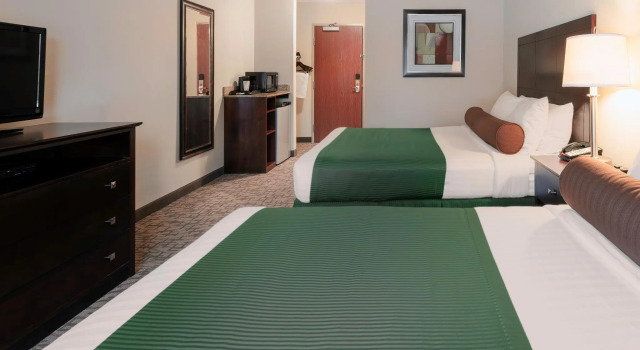 Четырёхместный номер Standard Cobblestone Inn & Suites - Durand