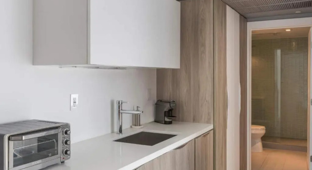Люкс Deluxe Boutique Hotel Suite 1215 West Avenue