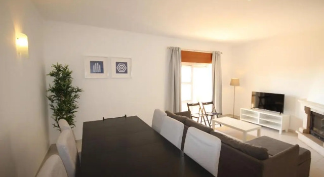 Villa Alvor 6 by amcf, Rezerwuj Willa Hotele w Algarve z parkingiem, Parking