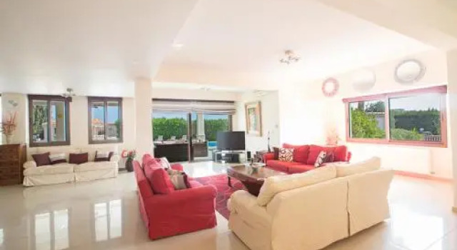 Rent Your Dream Holiday Villa in Paralimni And Look Forward To Relaxing Beside Your Private Pool, Paralimni Villa 1232