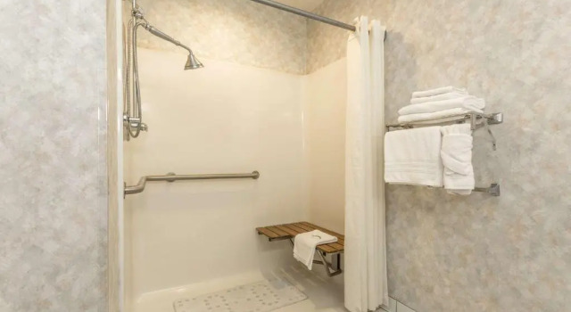 Двухместный номер Standard Microtel Inn & Suites by Wyndham Dry Ridge