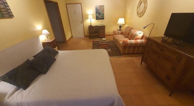 Les Mazeraies maison d'hôtes et SPA, Reserva ahora Resort Hoteles en Centro con aparcamiento, Aparcamiento