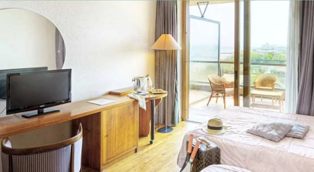 Двухместный номер Standard с балконом и с видом на окрестности Grand Hotel Berti