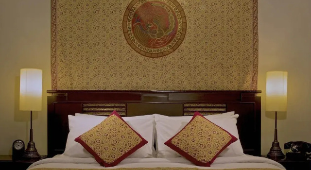 Двухместный номер Deluxe с балконом The Phoenix Hotel Yogyakarta - Handwritten Collection
