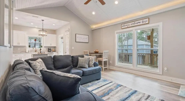 Вилла The Hummingbird House - East End Island / Pet Friendly