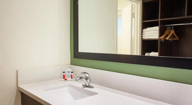 Номер Deluxe Travelodge Inn & Suites by Wyndham Anaheim on Disneyland Dr