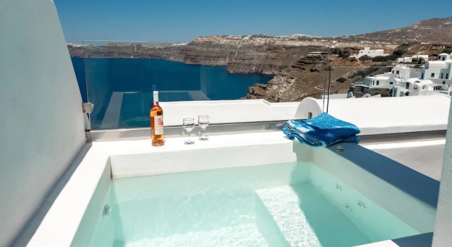 Двухместный номер Deluxe с балконом и с видом на горы Santorini View