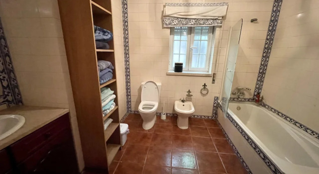 Коттедж Farmhouse Sleeps 8 With Pool & Horses