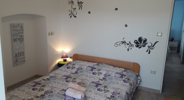 Apartment Pavilion - beautiful garden & comfortable: A1 Kampor, Island Rab, Prenota Appartamento Hotel a Isole Quarnerine con parcheggio, Parcheggio