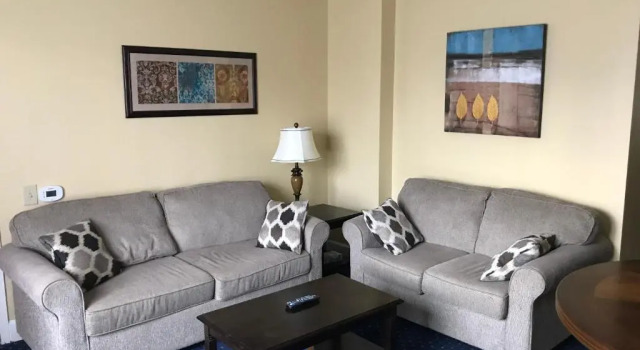 Семейный люкс Asbury Inn & Suites