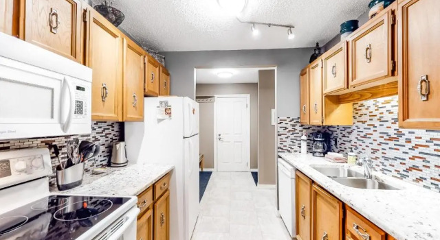 Ponderosa Inn 316, Buchen Sie Hotel Kelowna 