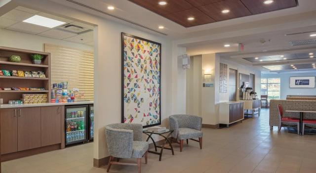 Holiday Inn Express & Suites Belleville by IHG