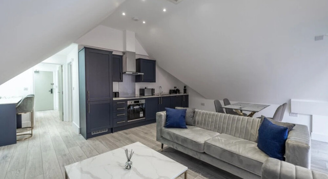 Lovely 1-bed Apartment in Camberley, Забронировать Апартаменты/квартира Отели High Weald с парковкой, Парковка