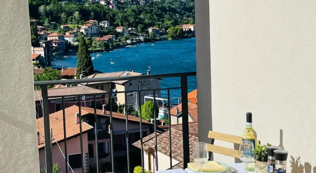 Студия с балконом Lake View Apartments