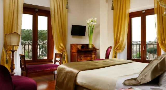Люкс с красивым видом из окна Hotel Forum