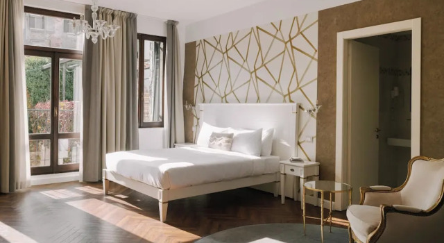 Трёхместный номер Superior Отель IH Hotels Venezia Salute Palace