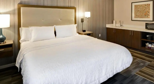 Студия Accessible Hampton Inn & Suites Los Angeles Burbank Airport