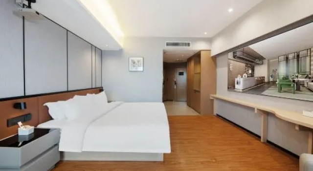 Полулюкс Executive E-Dragon Hotel-500meters to BeijingRoad STN-Grand Buddha Monastery-Sacred Heart Cathedral
