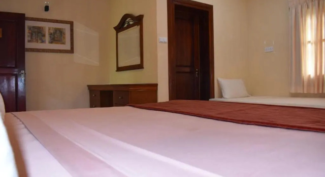 Трёхместный номер Standard с видом на бассейн Hotel 4 U Saliya Garden