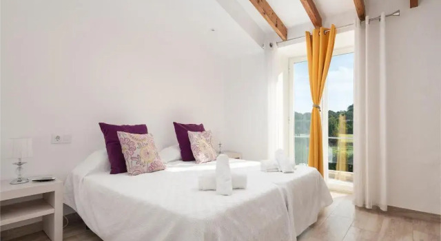 Can Miquel Porro - House for 8 People in Llubi, Book Hotel Hoteller i Llubi med pool, Swimmingpool