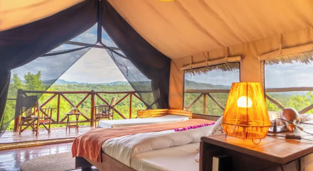 Тент с видом на горы Rhotia Valley Tented camp