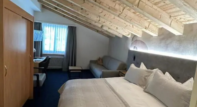 Трёхместный номер Standard Hotel Bünda Davos