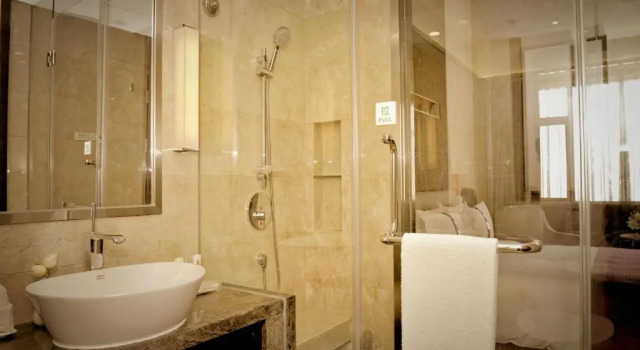 Двухместный клубный номер Standard Holiday Inn Xi'an Big Goose Pagoda by IHG